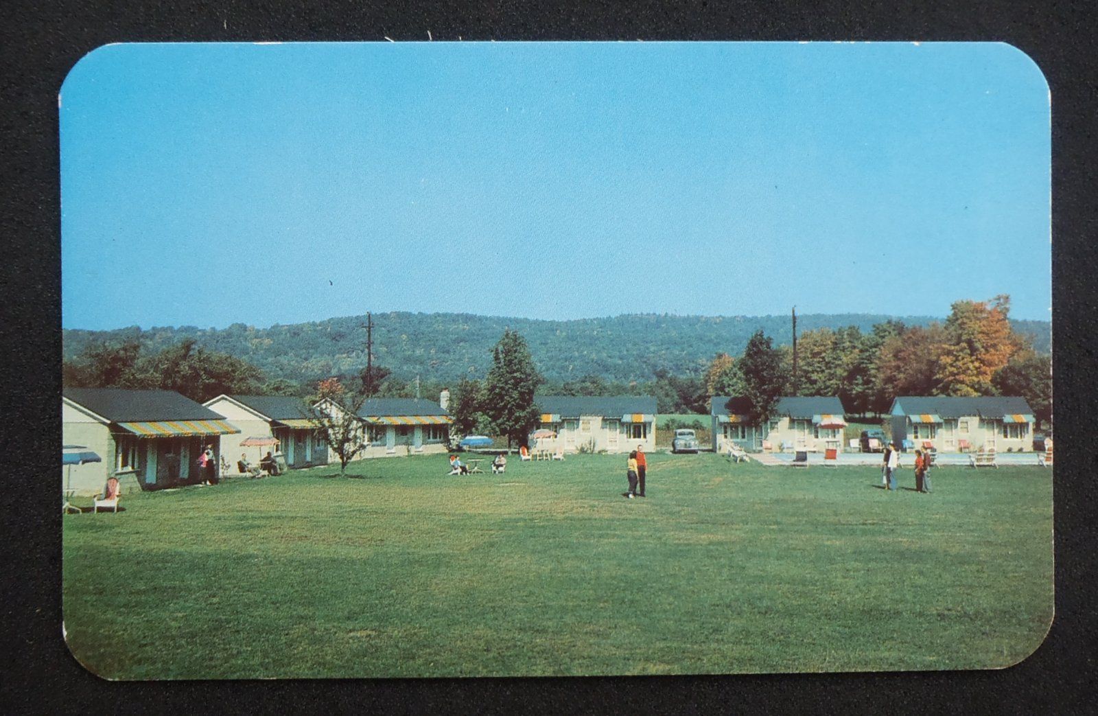 1950s Echo Lake Lodge Cabins Old Car Echo Lake PA Monroe Co Postcard