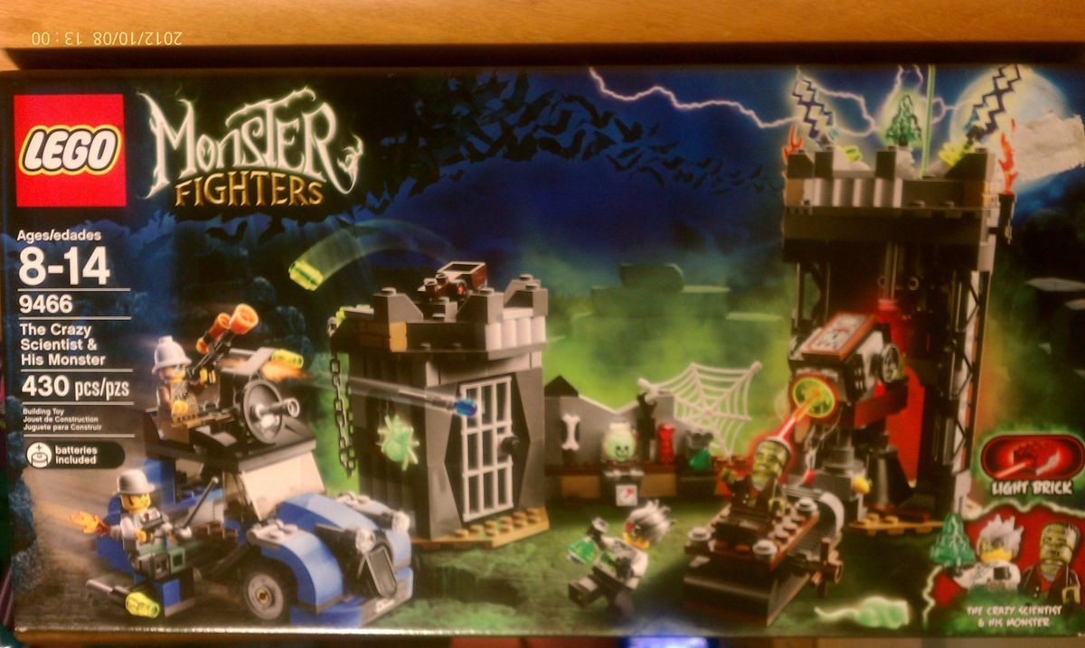 LEGO Monster Fighters NIB The Crazy Scientist His Monster 430pcs