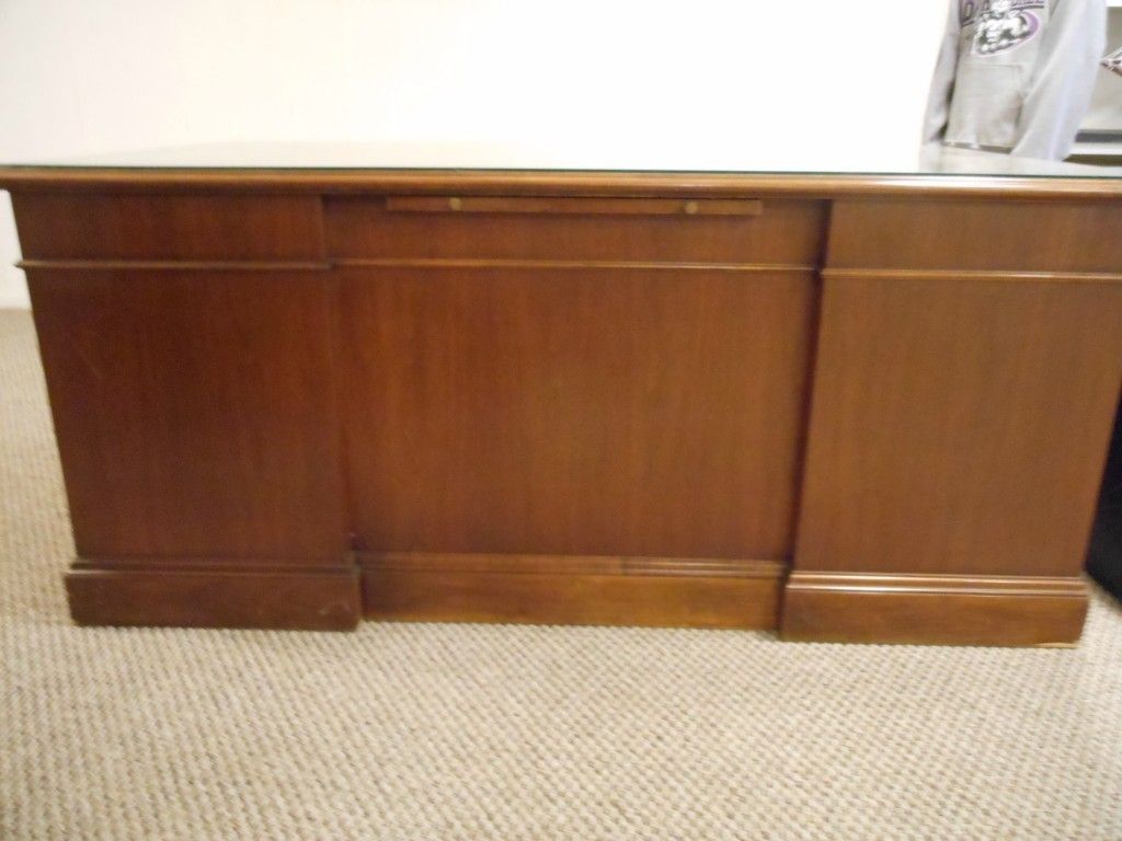  Executive Desk REDUCED Beautiful