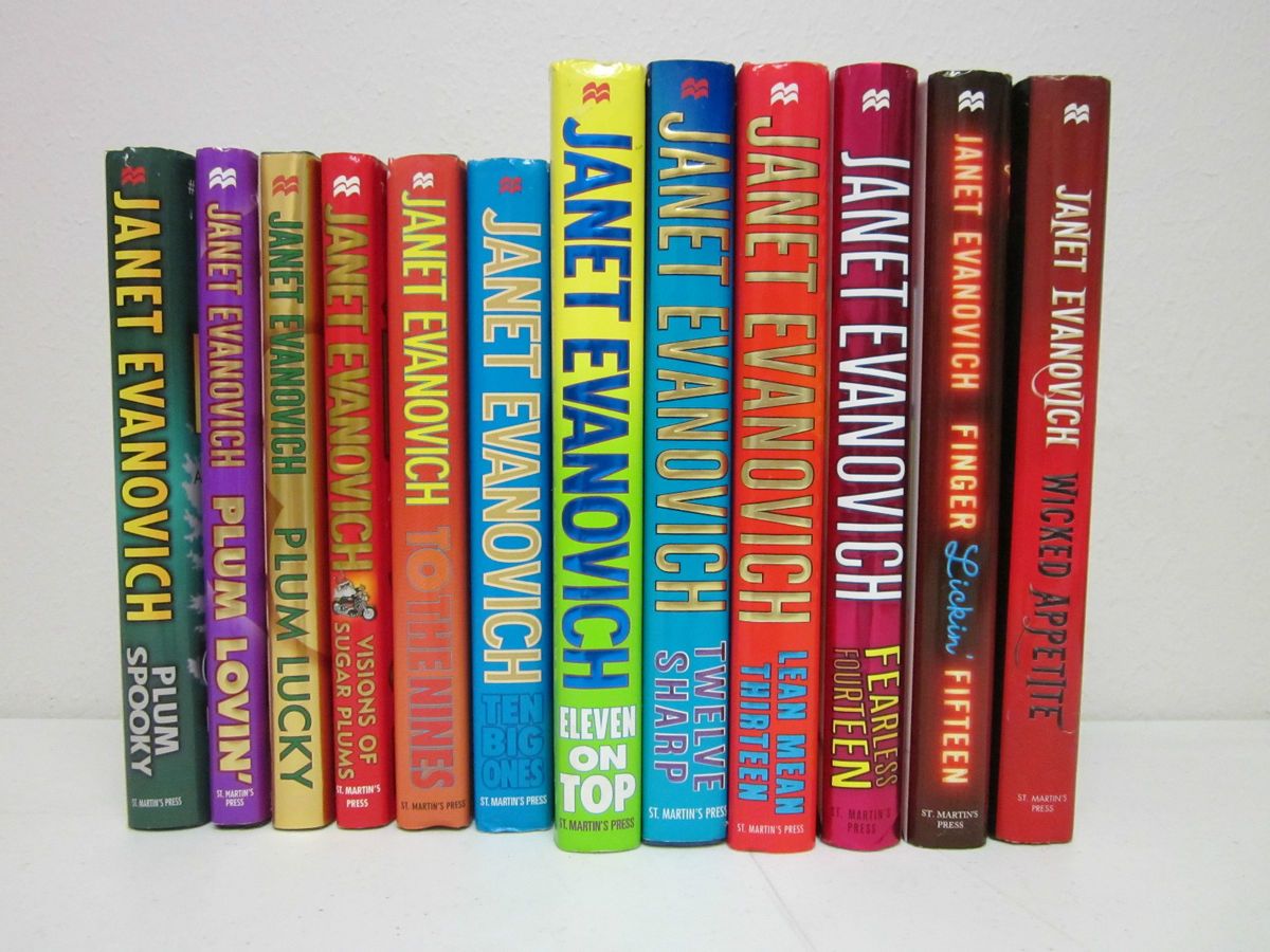 Janet Evanovich Lot of 12 Stephanie Plum Hardcover Between the Numbers