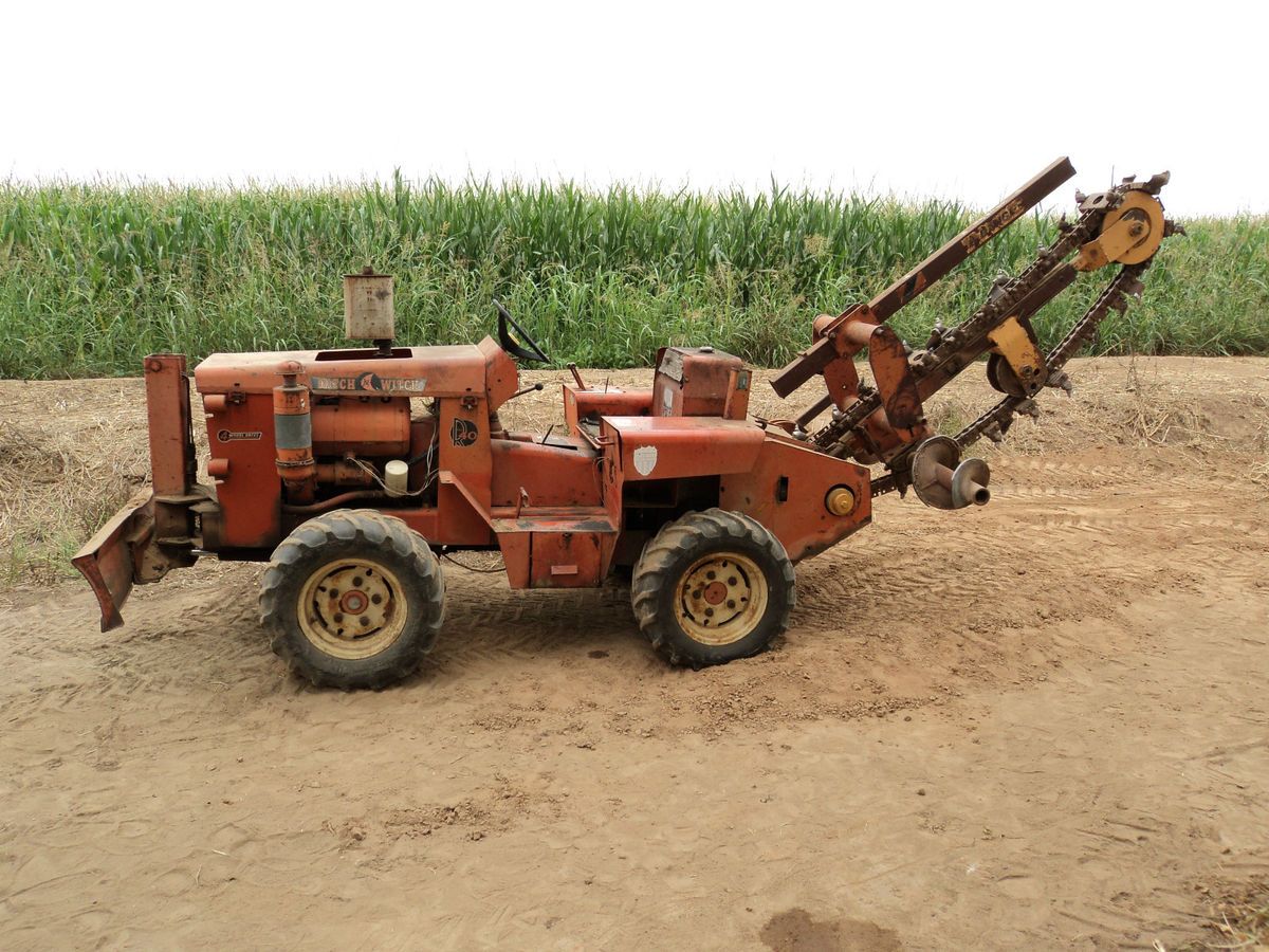  Trencher Backhoe Tractor Farm Irrigation Pipe Case Bobcat