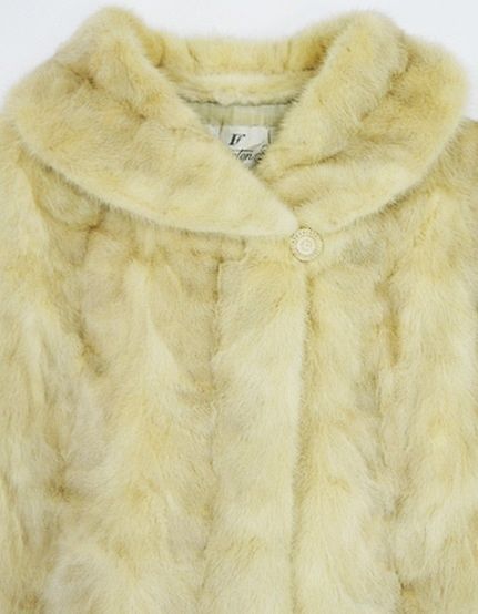 watch this  brand flemington furs size n a color off