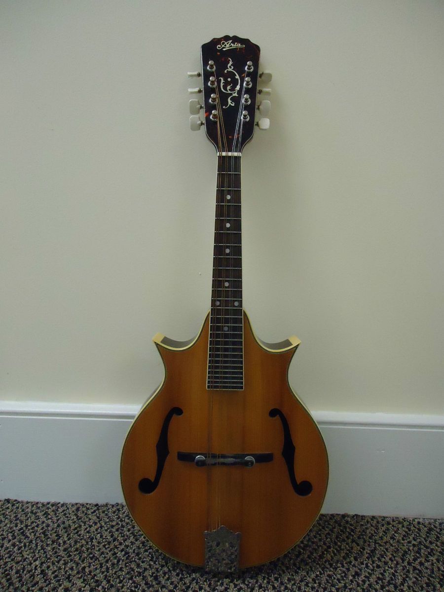  Aria Mandolin M 300