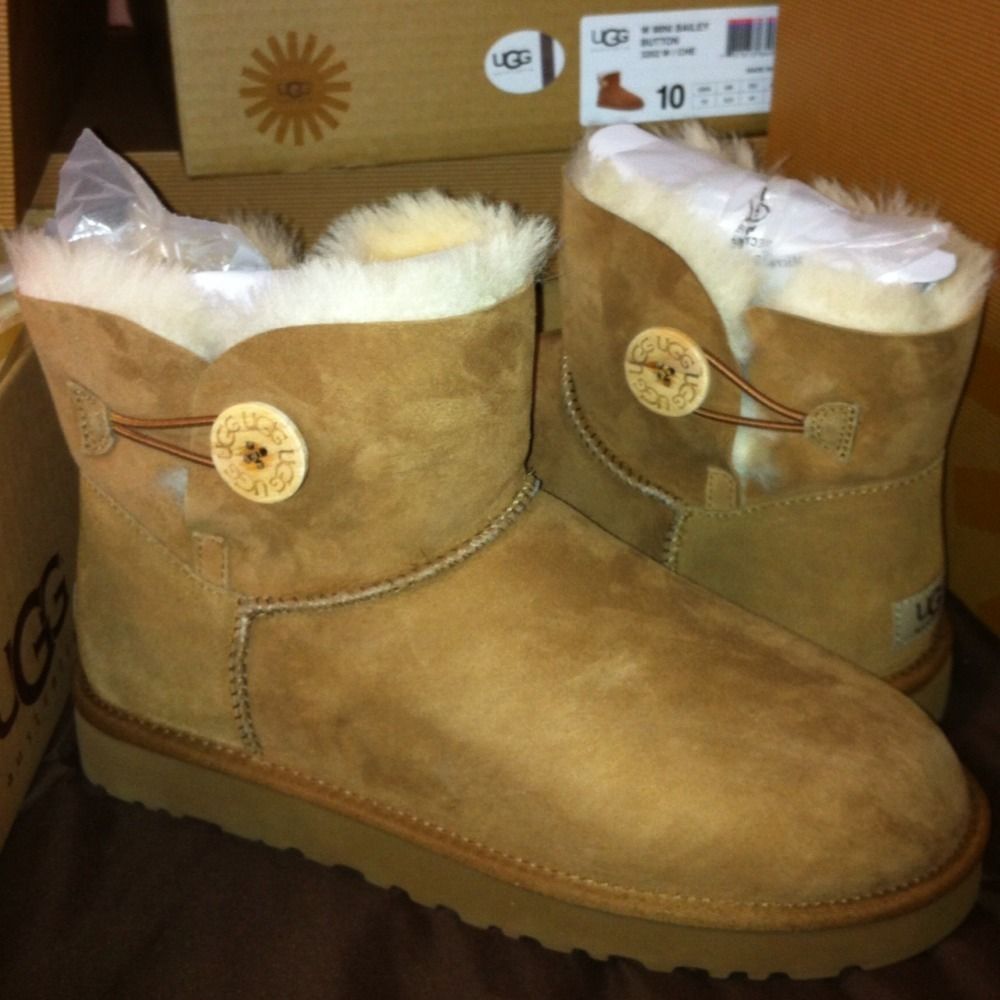 Womens Mini Bailey Button Chestnut 3352 UGG Authentic Size 10 NEW In