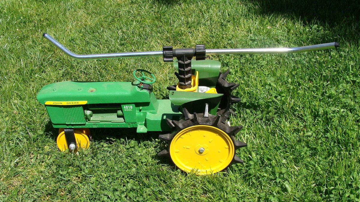  John Deere 4010 Walking Lawn Sprinkler