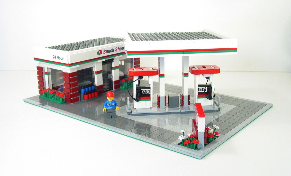 Lego Custom Gas Station City Town 10185 10197 10211 10218 3180 7993