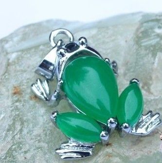 Lovely Frog Green Jade Silver Plated Pendant Necklace