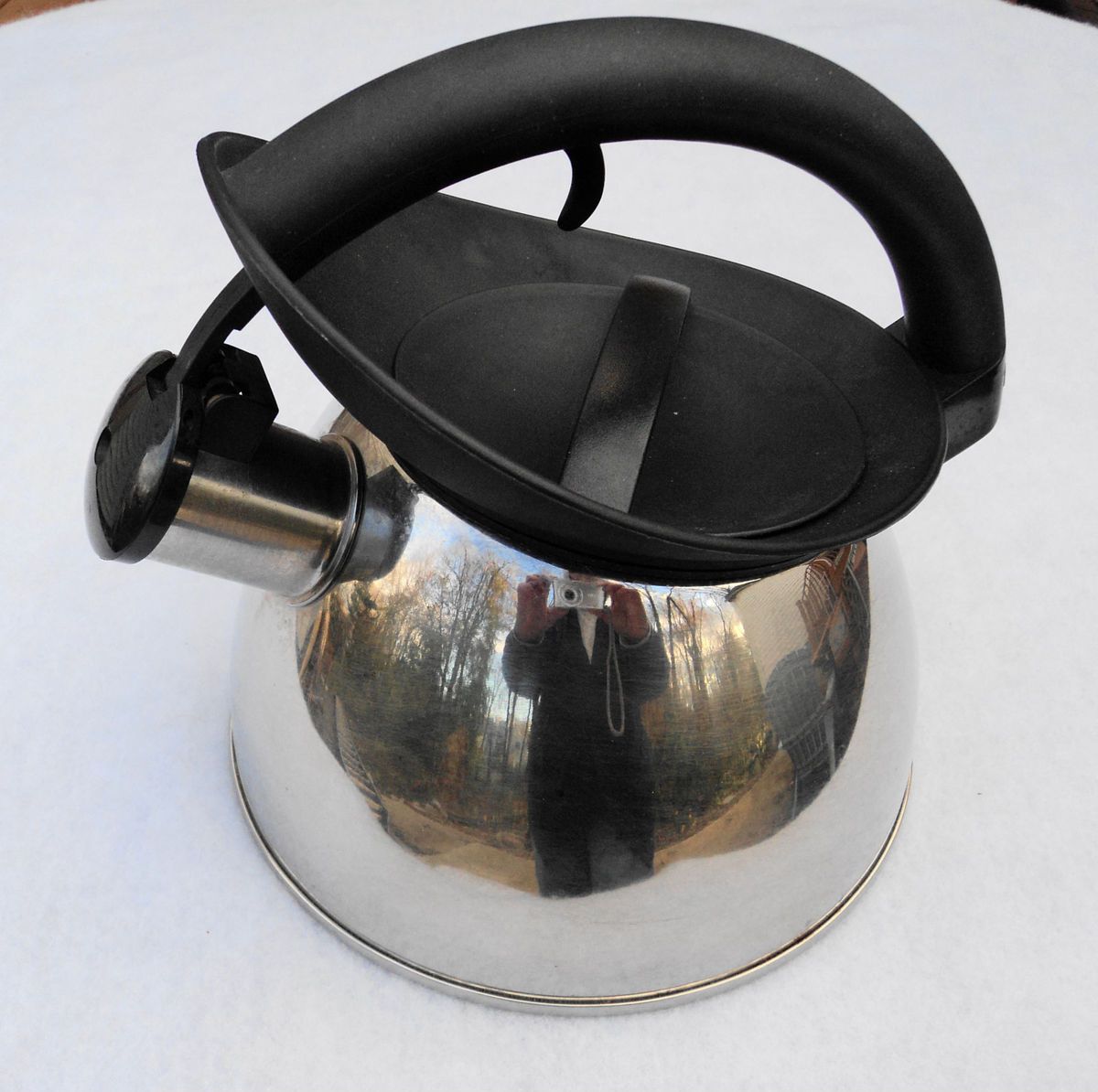 OXO GOOD GRIPS 2 5 QUART 2 4 LITER STAINLESS STEEL TEAPOT TEA KETTLE