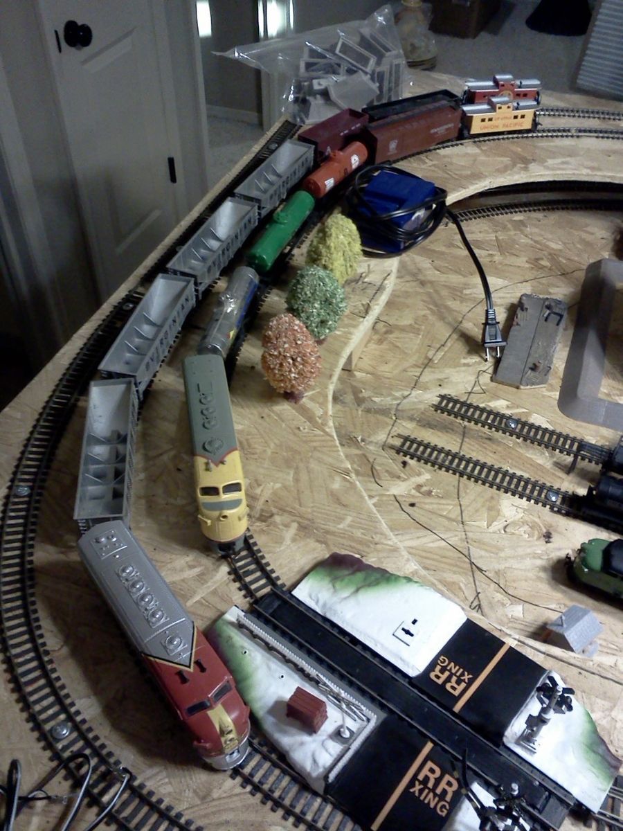  Life Like HO Train Set