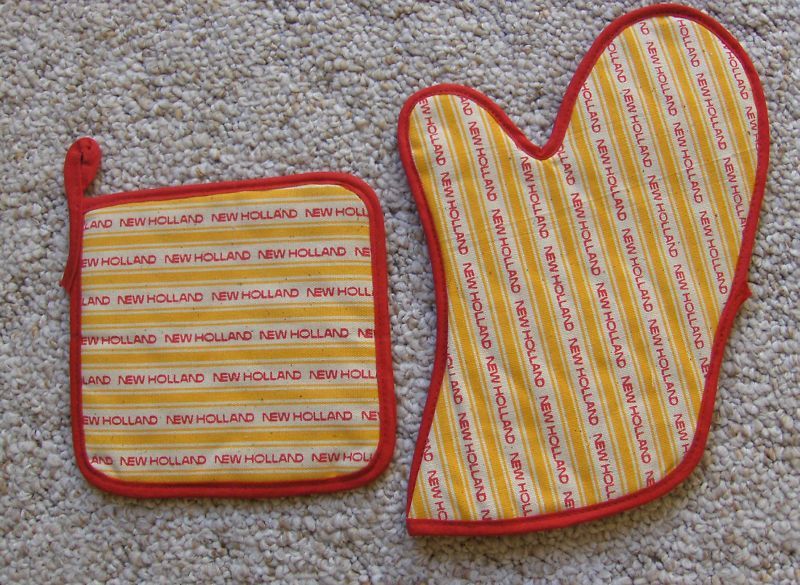 Vintage Unused New Holland Oven Grill Mitt Pot Holder