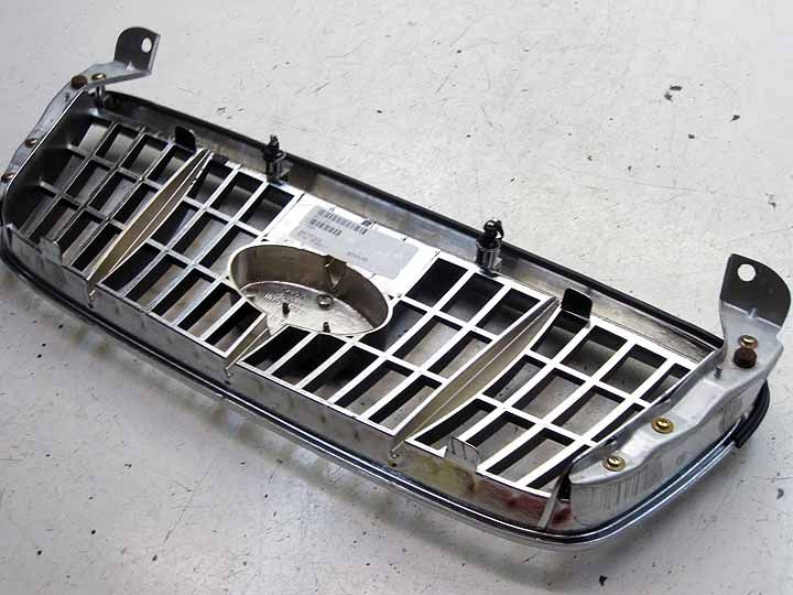 01 03 Hyundai Elantra Engine Grill Grille Bezel