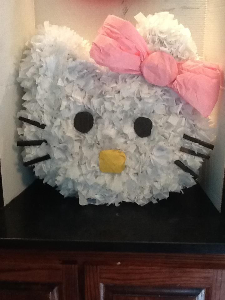 Hello Kitty Pinata