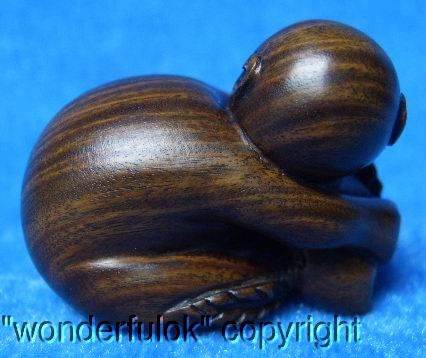 T239 Japanese Hand Carved Ironwood Wood Netsuke Monkey