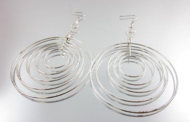 New Ashley Stewart Descending Hoops Earrings Jill Zarin