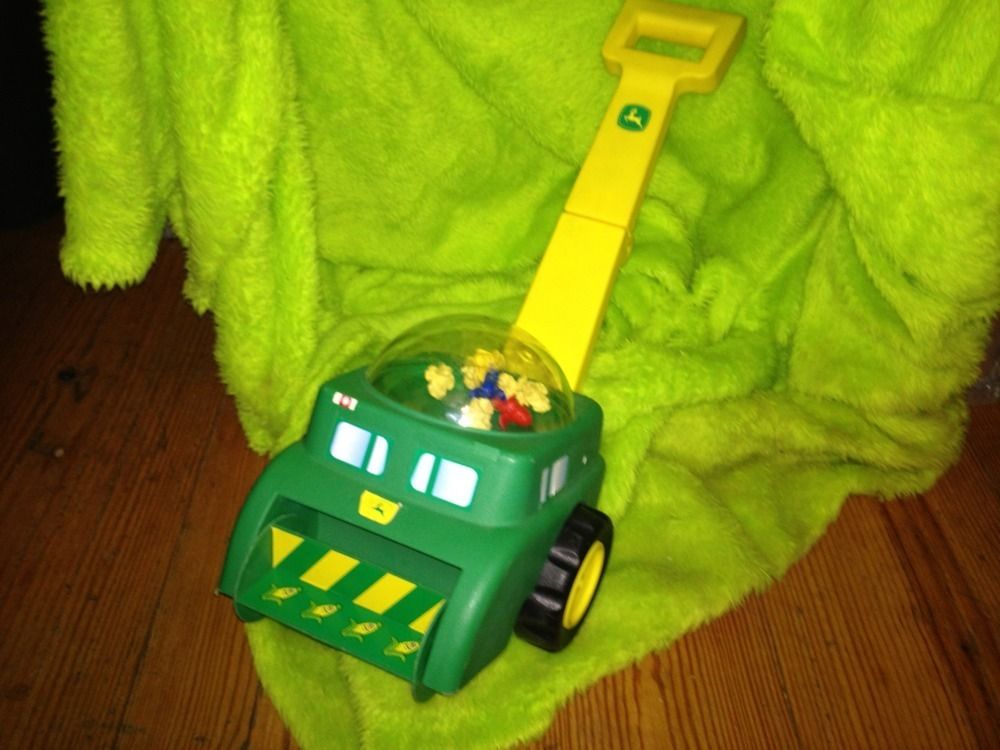 JOHN DEERE PUSH MOWER TOY POPCORN POPPER LQQK CUTE FUN FUNNY AWESOME  