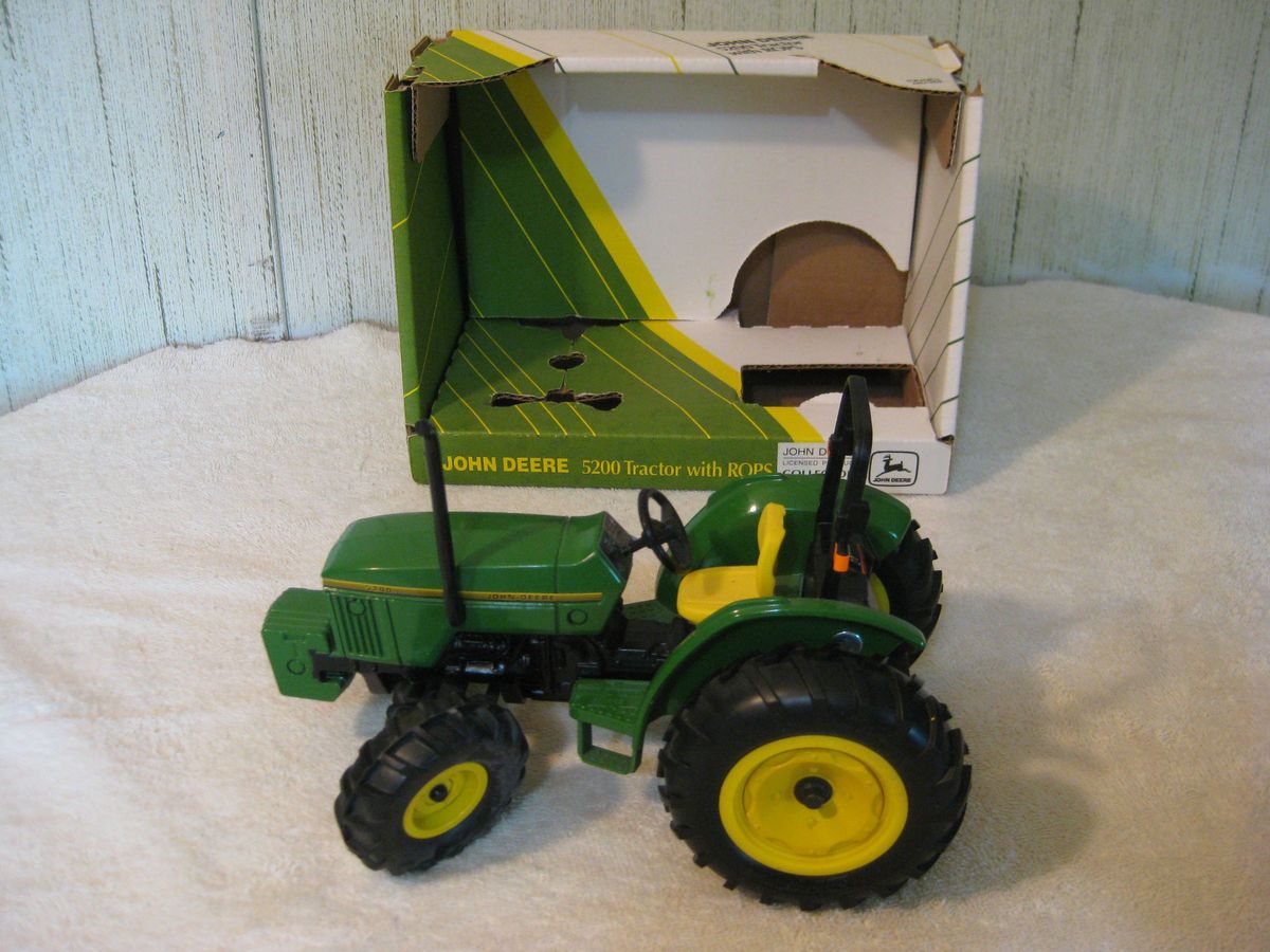 Ertl John Deere 5200 w ROPS Collector's 1995 Edition Toy Tractor Mint  