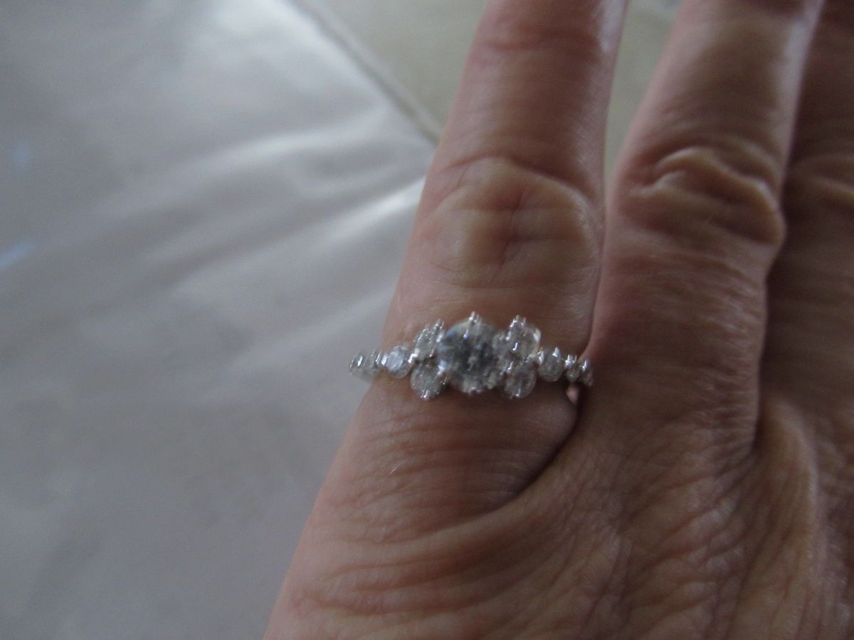 Kay Jewelers Diamond Engagement Ring 1 carat Round Cut 14Kt White Gold