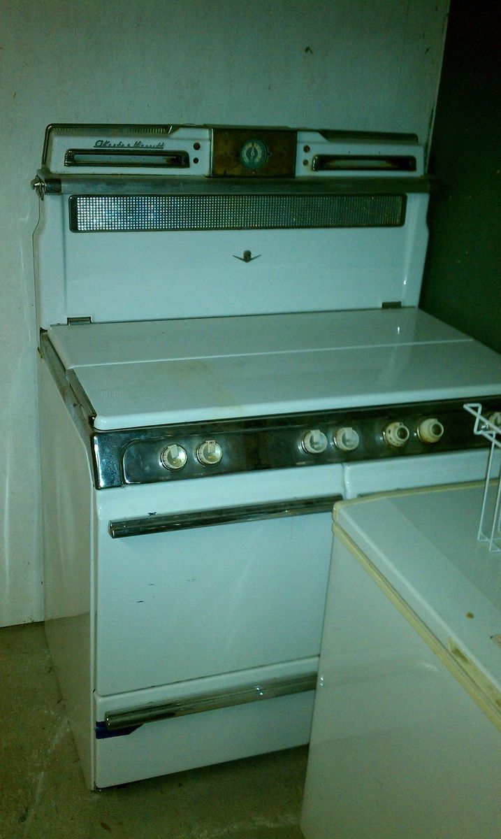 1950s Working White OKeefe Merritt Gas Stove