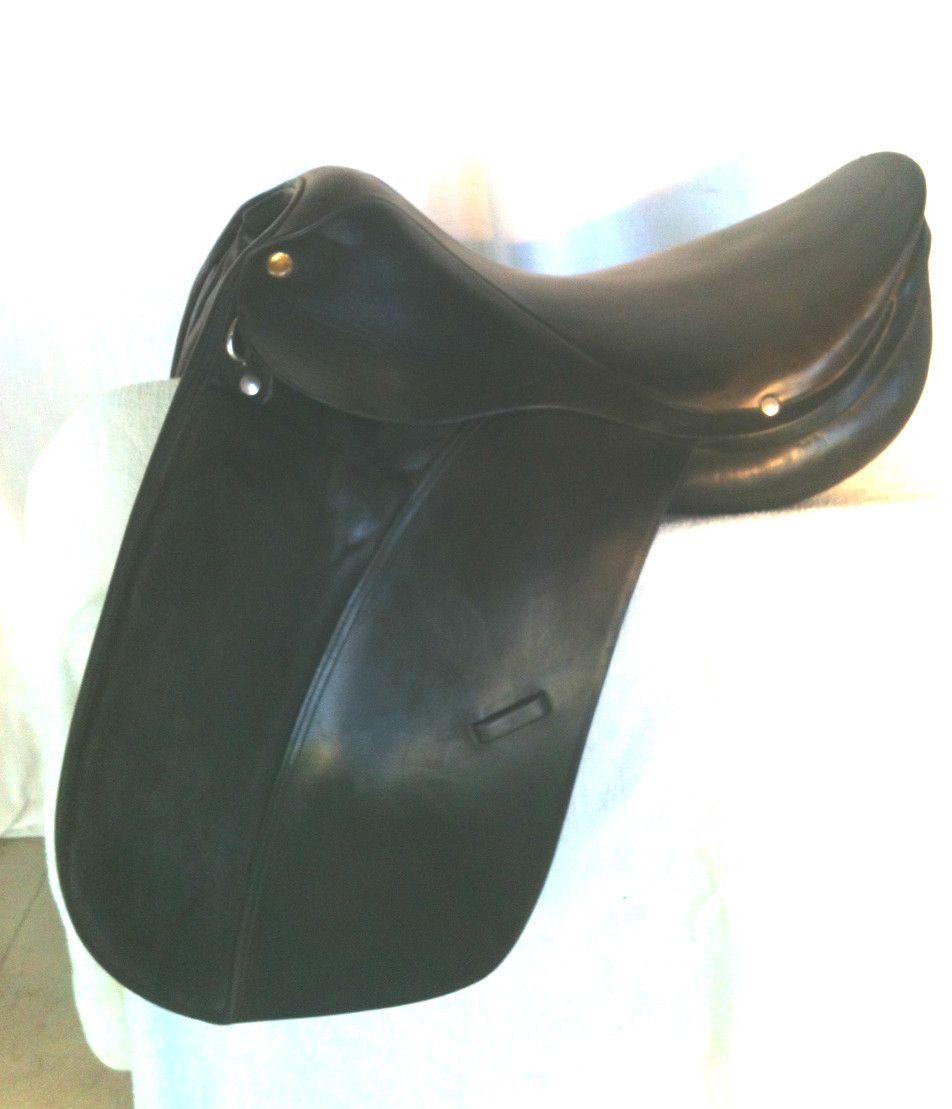 LaBelle Suisse 17 Dressage Saddle 687 Used