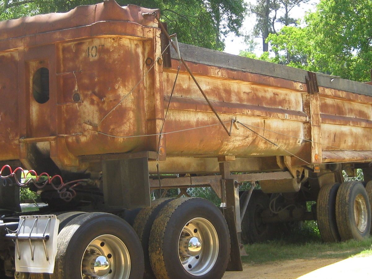  1983 Clements 26 ft End Dump Trailer 