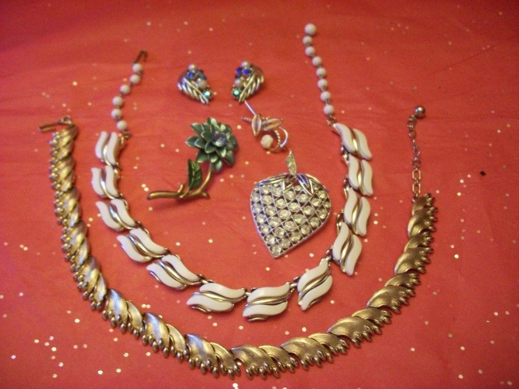 costume jewelry, Lot of Pins, Necklaces and Lisner rhinestone earrings