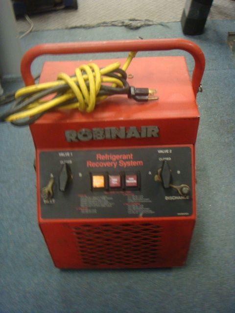 Nice, Used Robinair Refrigerant Recycling System   Model 17620 Good