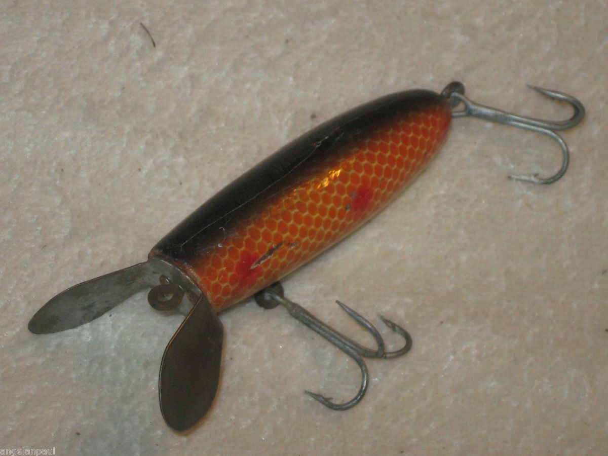 Vintage Makinen Waddle Bug Wood Topwater Lure