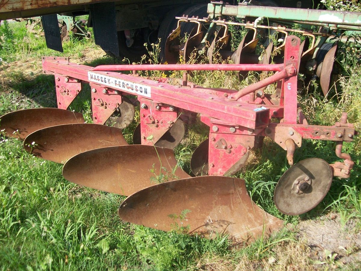 Massey Ferguson 4BTM Plow 