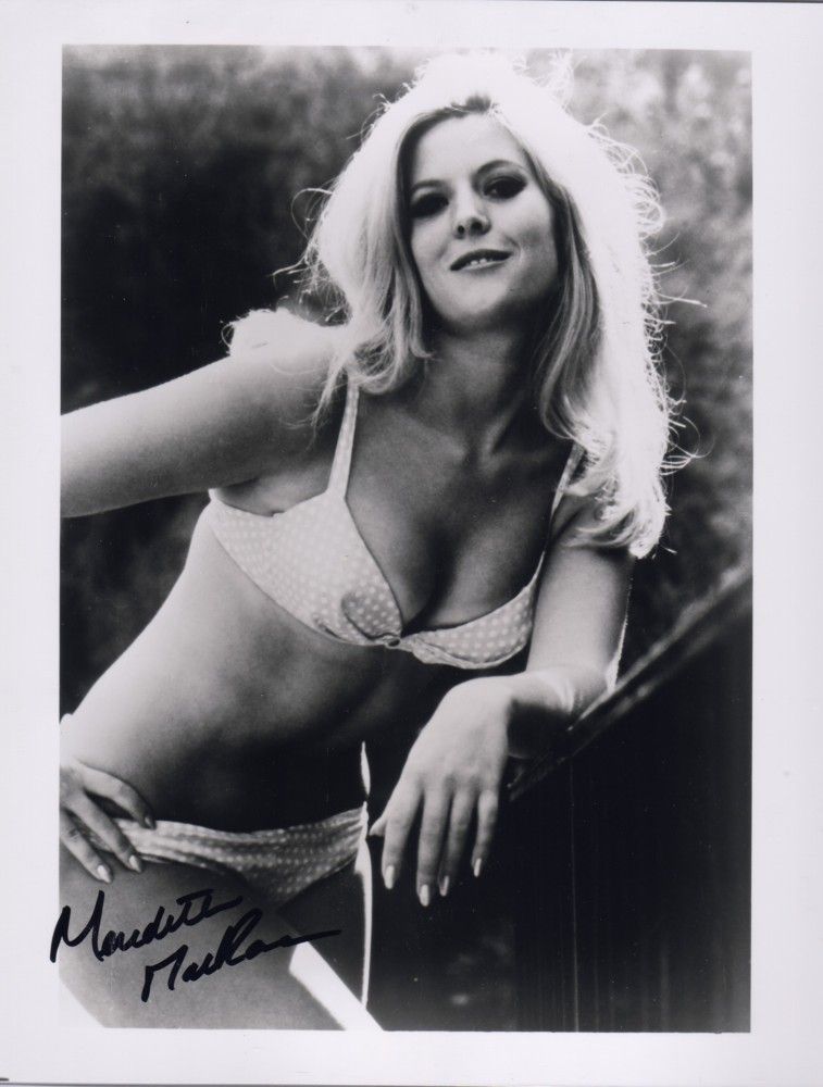 MEREDITH MACRAE SIGNED GORGEOUSE BIKINI PIN UP POSE DECEASED UACC RD