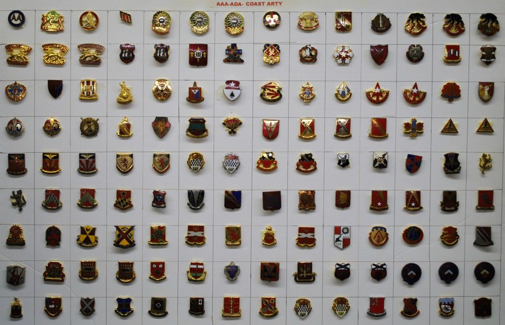 Huge US Army UNIT CREST COLLECTION 4000+ DUIs SB,PB,CB WWII Korea