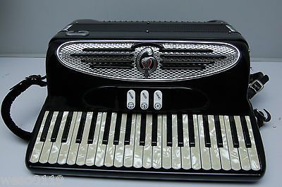 Beautiful Giulietti Accordion Petite 120 Bass w/ Case 41 Key Handcraft