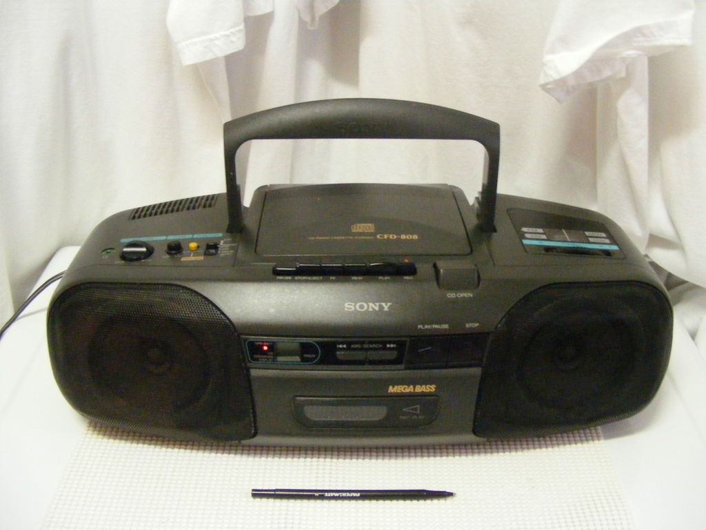 SONY AM/FM/CD CASSETTE STEREO BOOMBOX****