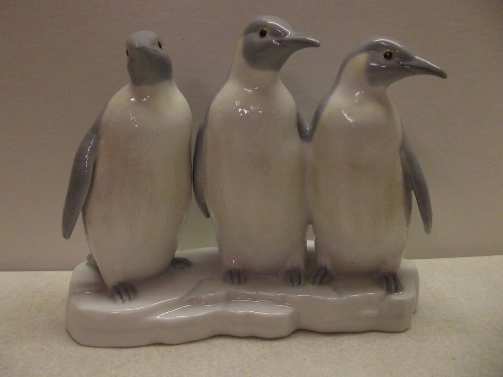 VINTAGE OTAGIRI JAPAN PORCELAIN PENGUIN STATUE FIGURINE