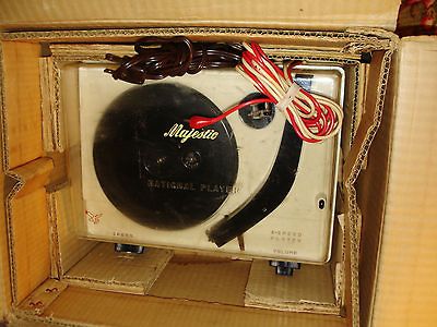 VINTAGE MAJESTIC PORTABLE TURNTABLE RECORD PLAYER 4 SPEED STEREO