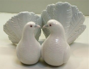 Kissing Couple Doves (Pareja de Palomas) Lladro #1169MB