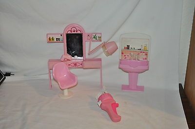 VINTAGE 5 PIECE ARCO BARBIE BEAUTY PARLOR EQUIPMENT HAIR CURLER