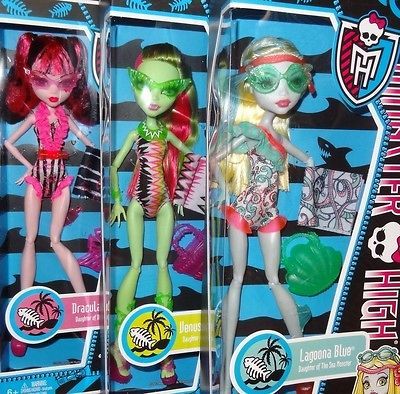 MONSTER HIGH DOLL *SWIM SUIT* 2013 EXCLUSIVE 3 DOLLS VENUS, DRACULAURA