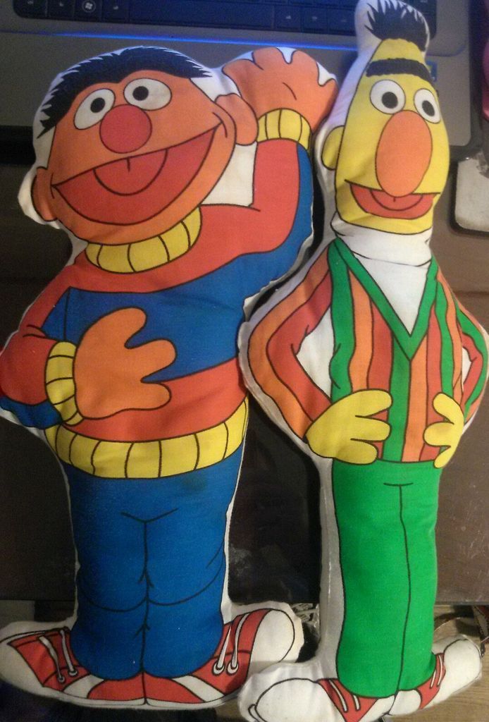 VINTAGE MUPPETS INC BERT AND ERNIE LITTLE PILLOWS RARE