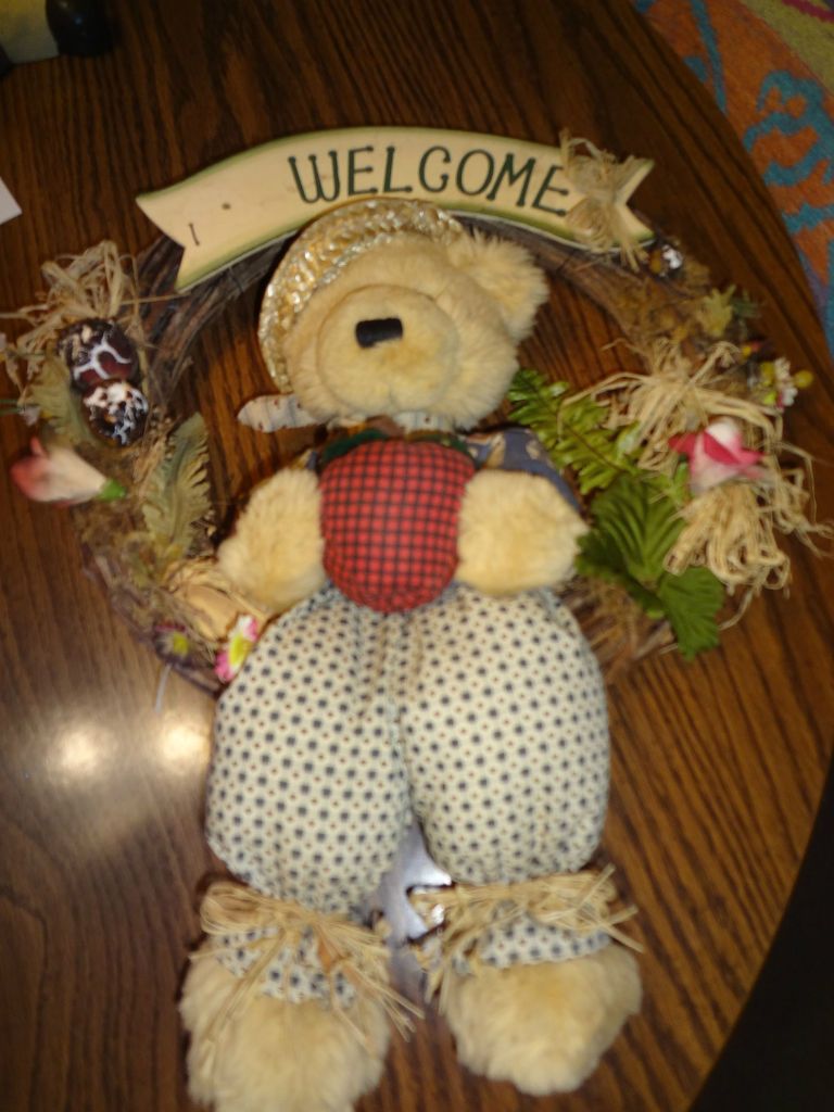 ADORABLE 13 inch Wicker WREATH BEAR DOOR WALL DECOR L@@K