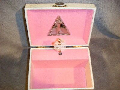 SPINNING BALLERINA JEWELRY/TRINKET MUSIC BOX HEART on LID SANKYO