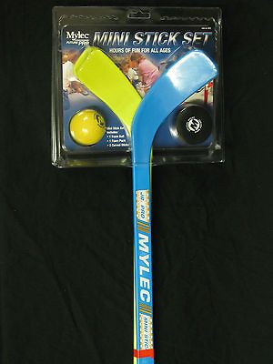 Future pro Mini Knee Floor HOCKEY (2) STICK Set Foam Puck, Foam Ball