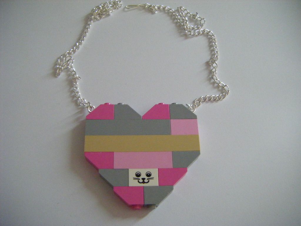 NEW PINK GREY LEGO BRICKS CHUNKY HEART NECKLACE CUTE KITSCH RETRO