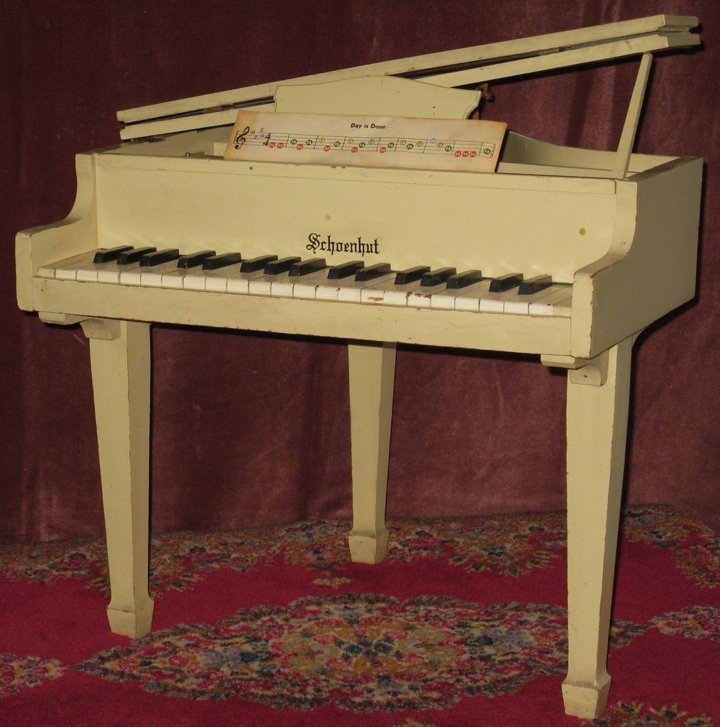 COLLECTIBLE SCHOENHUT CHILDS TOY BABY GRAND PIANO 37 KEYS SOUND