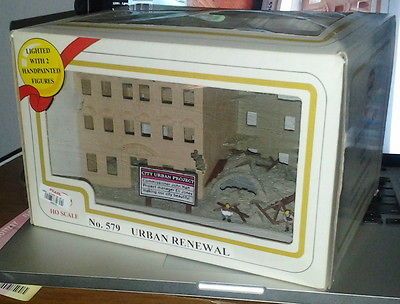 MODEL POWER HO SCALE BUILT UP BUILDING LIGHTED W/ BULB AC, URBAN