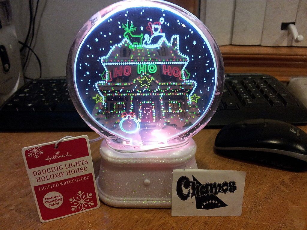 New Hallmark ornament 2011 Dancing Lights Holiday House Snow Globe