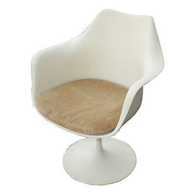 Knoll Eero Saarinen Tulip Arm Chair