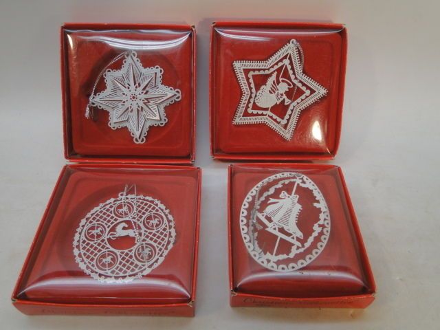 VINTAGE 1970s RUSS CHRISTMAS ORNAMENTS~LOT 4 w BOX SILHOUETTES METAL