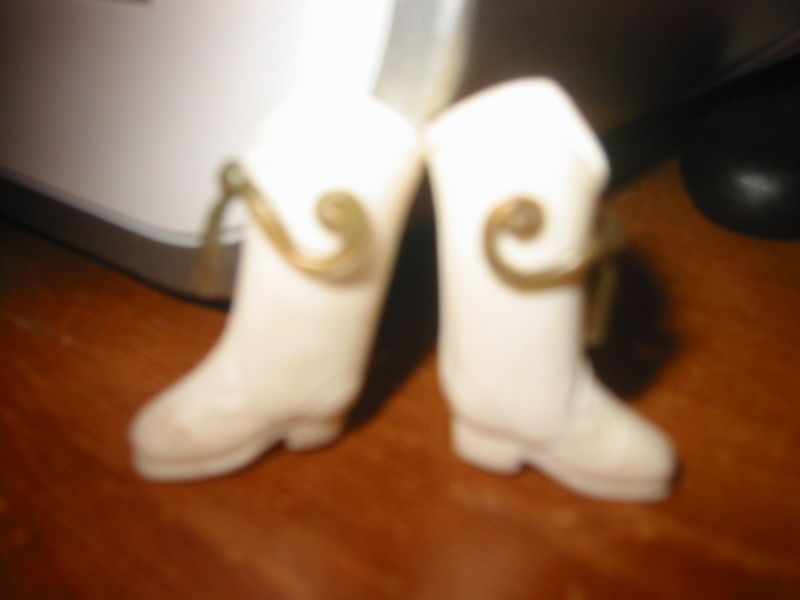 Dawn Doll, Majorette Boots Gold Trim