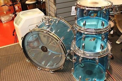 VINTAGE 4 PIECE LUDWIG VISTALITE BLUE W/HOLDER