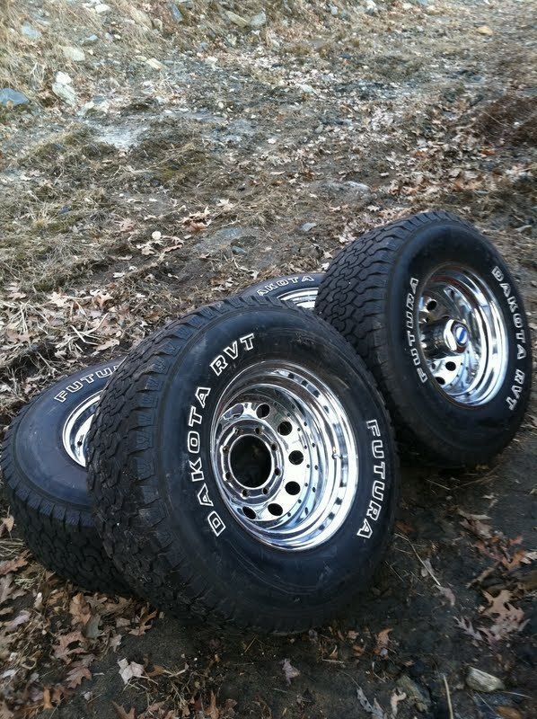 33 Futura Dakota RVT Tires w Chrome Ford 16 5 Rims